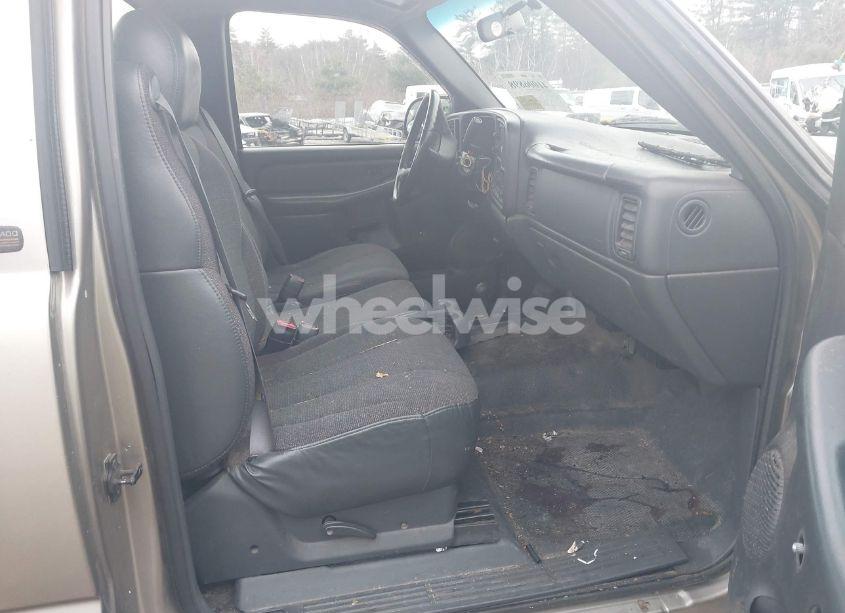 Photo 5 of 2002 Chevrolet Silverado 1500 (VIN 1GCEK14V12Z111201)