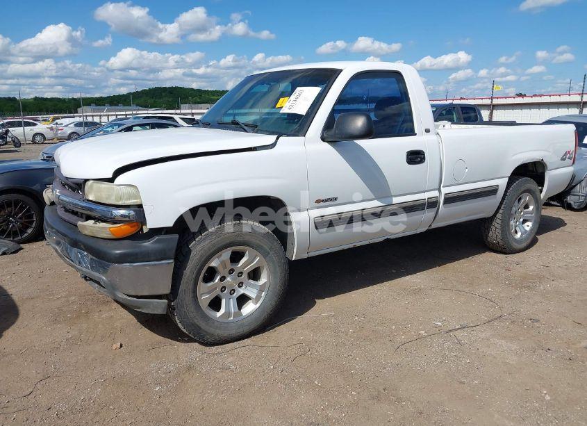 Photo 2 of 1999 Chevrolet Silverado 1500 (VIN 1GCEK14V1XE178282)