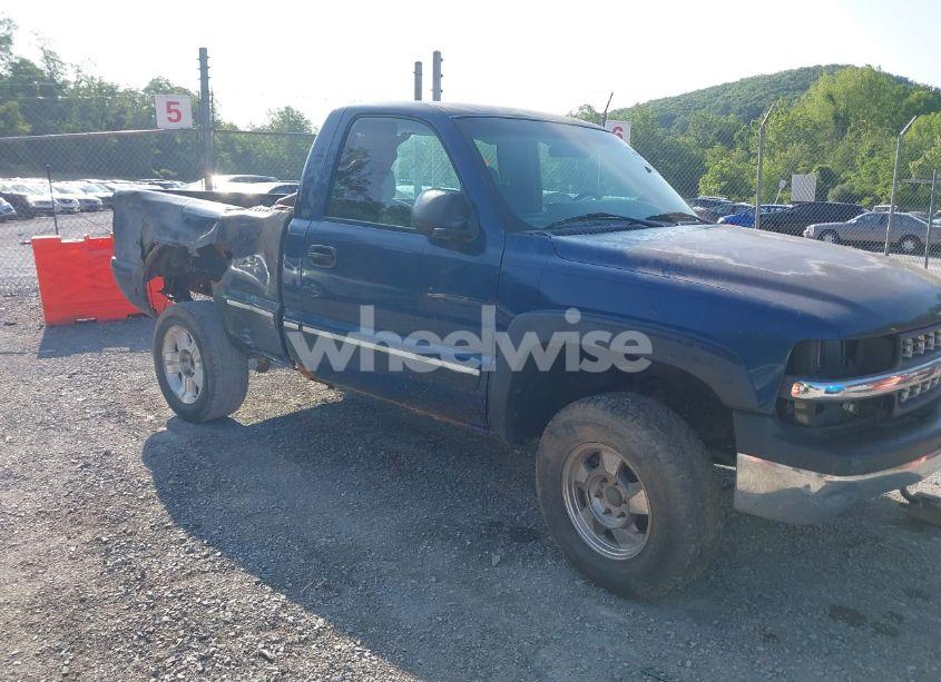 2002 Chevrolet Silverado 1500 (VIN 1GCEK14V32Z108462) main photo