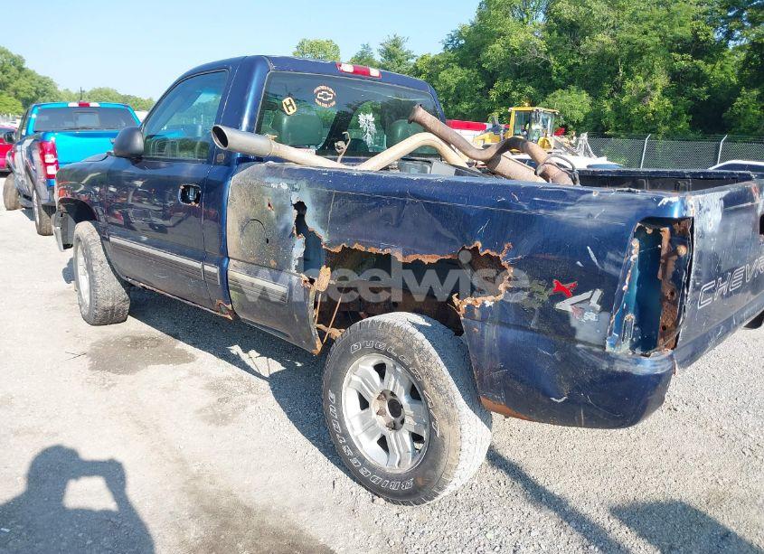 Photo 3 of 2002 Chevrolet Silverado 1500 (VIN 1GCEK14V32Z108462)