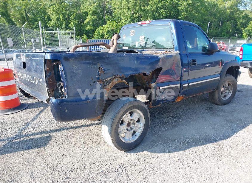 Photo 4 of 2002 Chevrolet Silverado 1500 (VIN 1GCEK14V32Z108462)