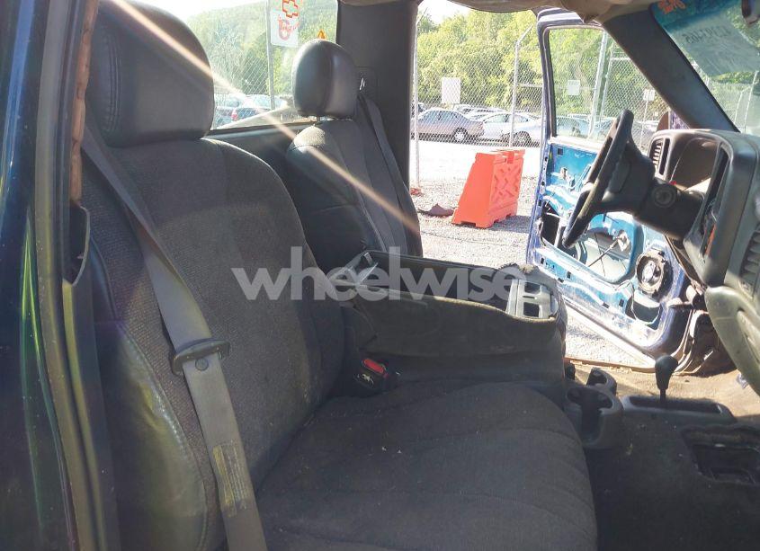 Photo 8 of 2002 Chevrolet Silverado 1500 (VIN 1GCEK14V32Z108462)