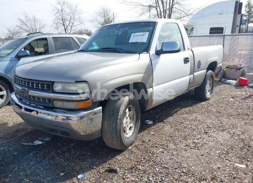 Photo 2 of 2000 Chevrolet Silverado 1500 LS (VIN 1GCEK14V4YZ353294)