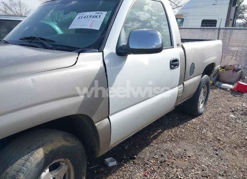 Photo 6 of 2000 Chevrolet Silverado 1500 LS (VIN 1GCEK14V4YZ353294)