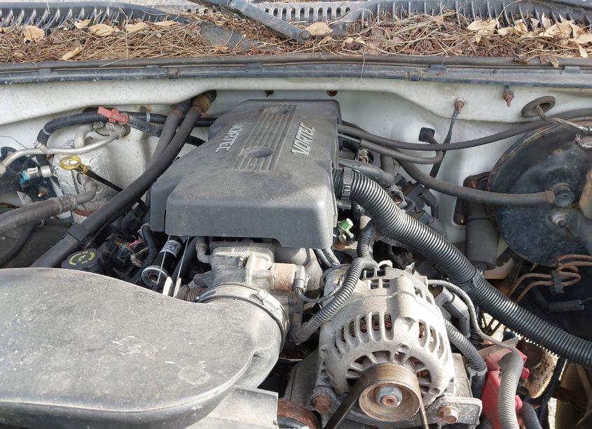 Photo 10 of 2000 Chevrolet Silverado 1500 (VIN 1GCEK14V5YE226335)