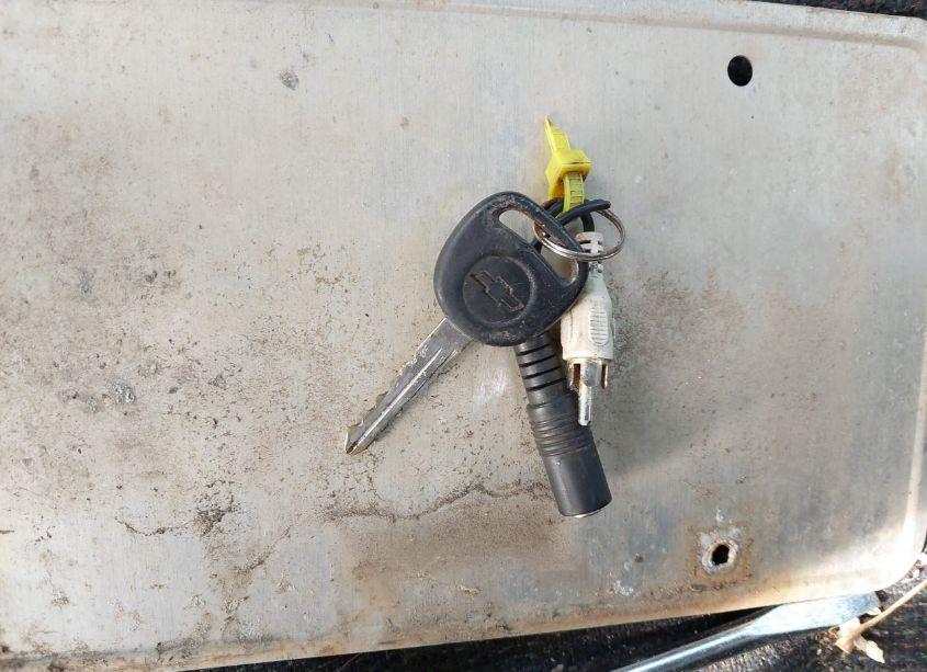 Photo 11 of 2000 Chevrolet Silverado 1500 (VIN 1GCEK14V5YE226335)