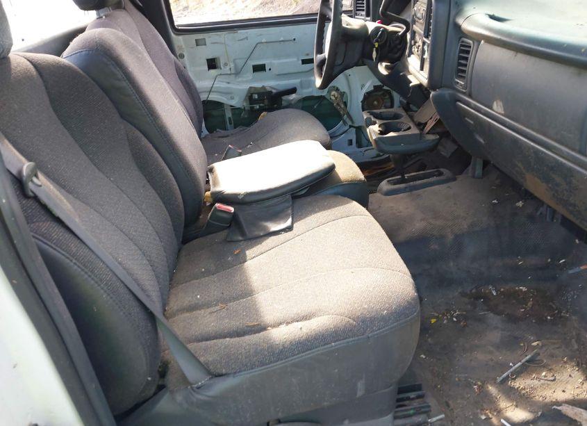 Photo 5 of 2000 Chevrolet Silverado 1500 (VIN 1GCEK14V5YE226335)