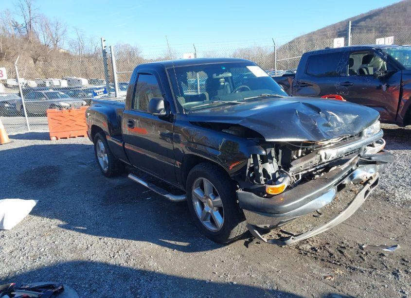 2002 Chevrolet Silverado 1500 (VIN 1GCEK14V72Z204952) main photo