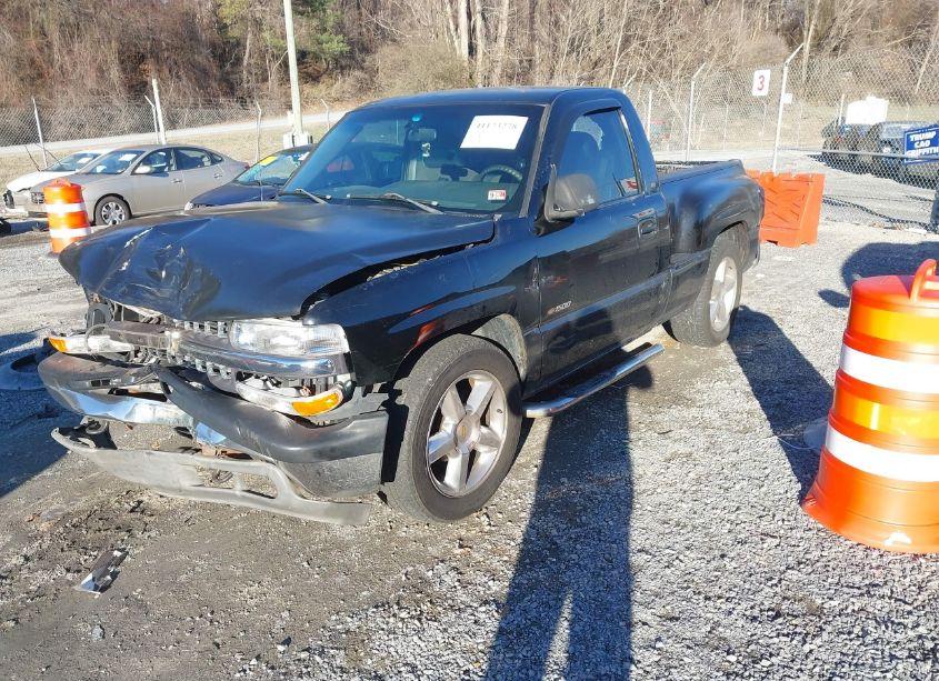 Photo 2 of 2002 Chevrolet Silverado 1500 (VIN 1GCEK14V72Z204952)