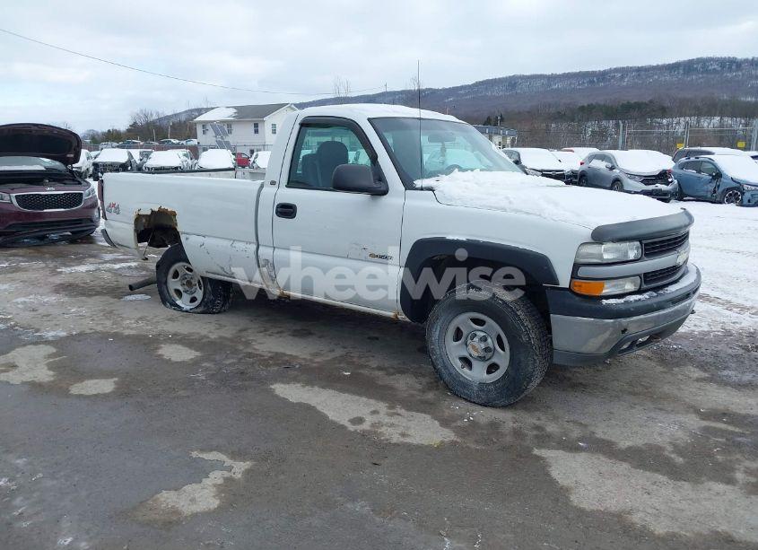 2000 Chevrolet Silverado 1500 (VIN 1GCEK14V8YE421717) main photo