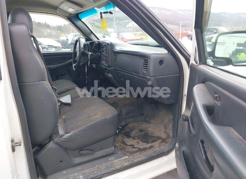 Photo 5 of 2000 Chevrolet Silverado 1500 (VIN 1GCEK14V8YE421717)