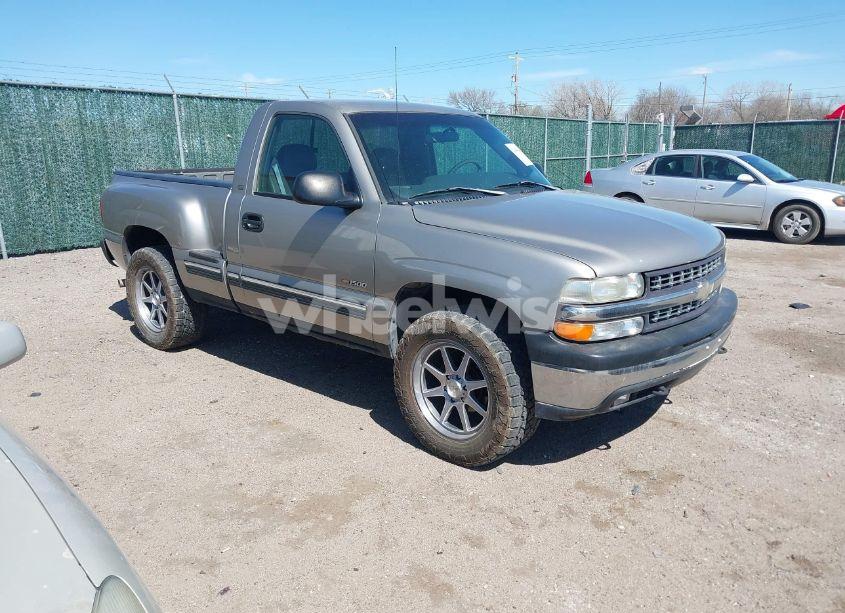 1999 Chevrolet Silverado 1500 (VIN 1GCEK14V9XZ146608) main photo