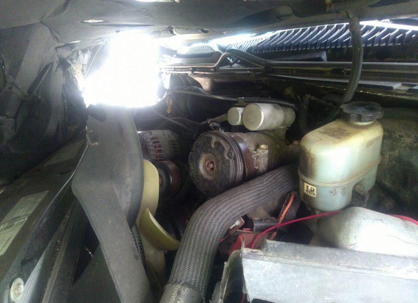 Photo 10 of 2000 Chevrolet Silverado 1500 (VIN 1GCEK14W2YZ359863)