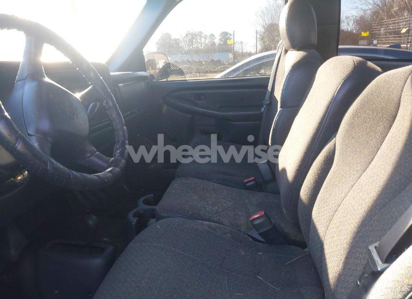 Photo 8 of 2001 Chevrolet Silverado 1500 (VIN 1GCEK14W41Z273363)