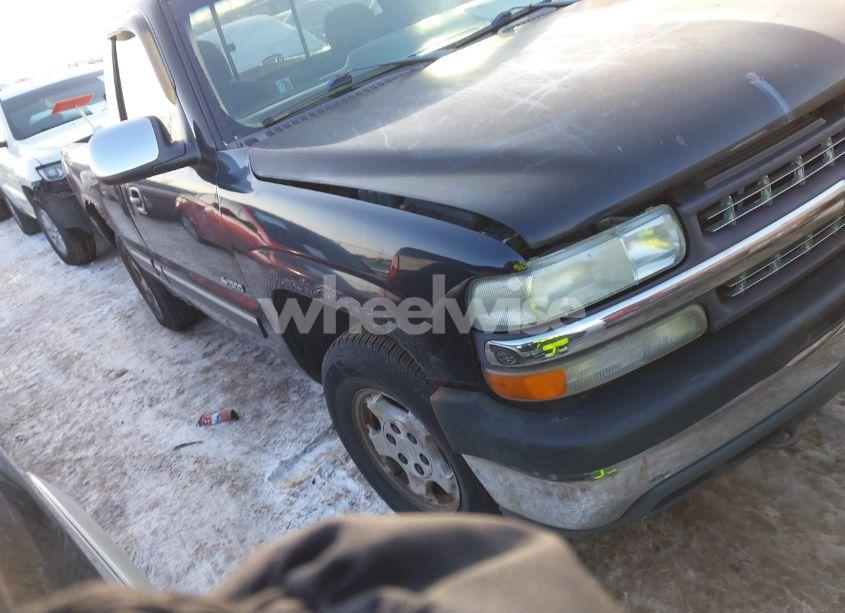 2000 Chevrolet Silverado 1500 LS (VIN 1GCEK14W7YZ336899) main photo