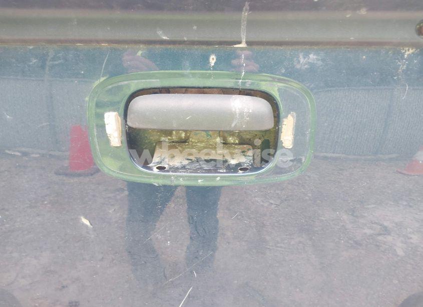 Photo 12 of 2001 Chevrolet Silverado 1500 LS (VIN 1GCEK14W81Z218530)