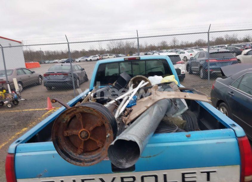 Photo 8 of 1994 Chevrolet Gmt-400 K1500 (VIN 1GCEK14Z6RZ123065)