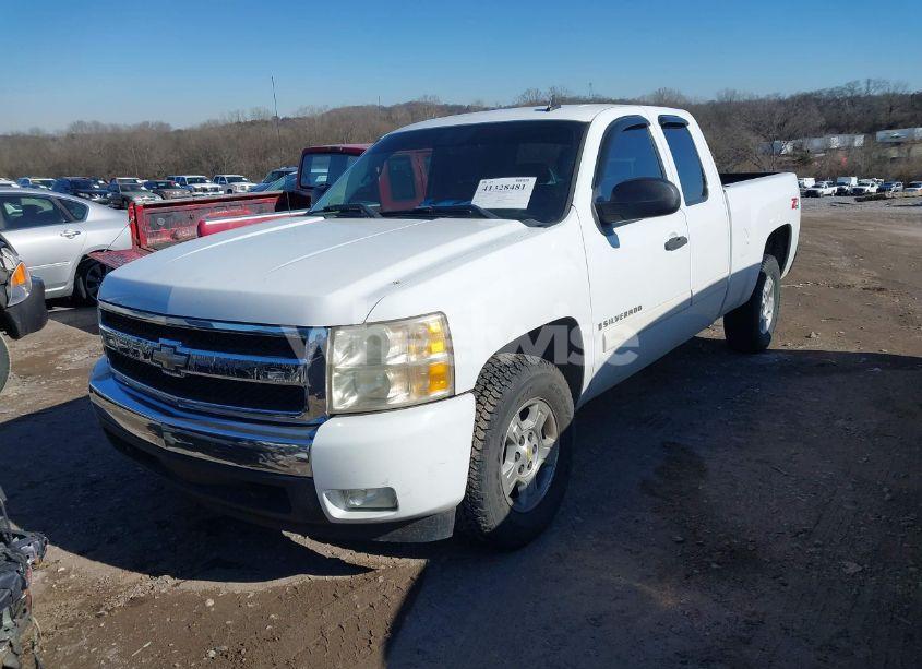 Photo 2 of 2007 Chevrolet Silverado 1500 LT1 (VIN 1GCEK19007Z571695)