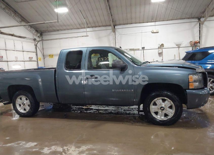 Photo 13 of 2007 Chevrolet Silverado 1500 LT1 (VIN 1GCEK19007Z636903)