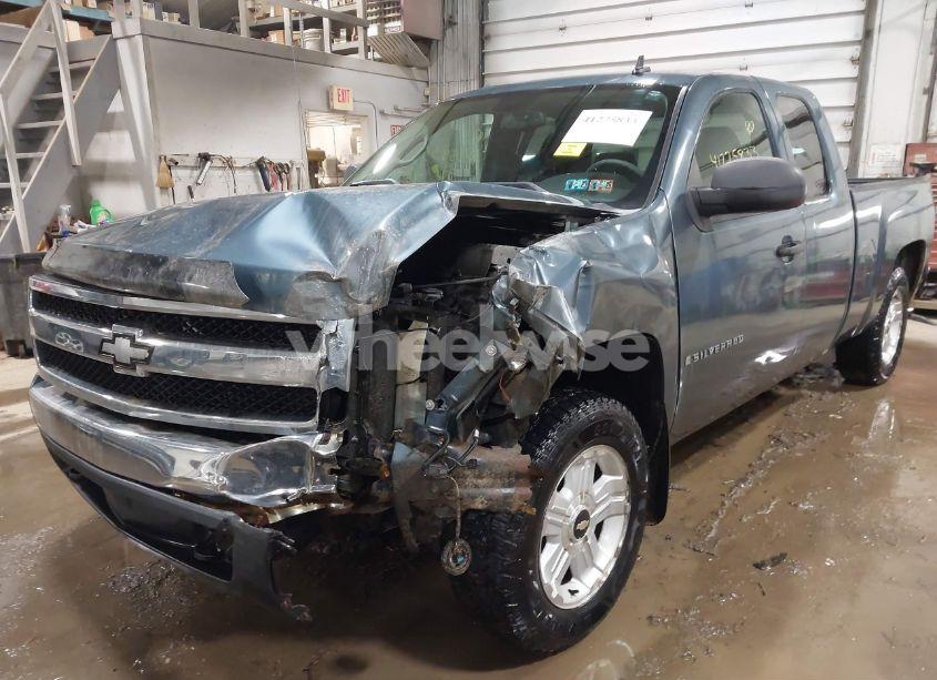Photo 2 of 2007 Chevrolet Silverado 1500 LT1 (VIN 1GCEK19007Z636903)