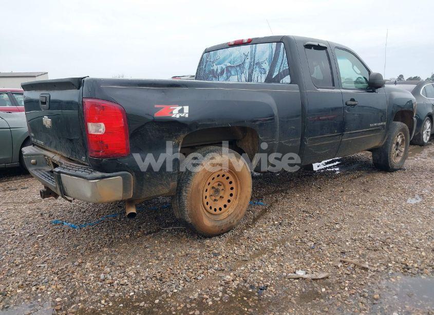 Photo 4 of 2007 Chevrolet Silverado 1500 LT1 (VIN 1GCEK19017Z550550)