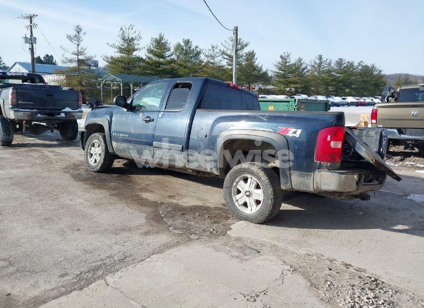 Photo 3 of 2007 Chevrolet Silverado 1500 LT1 (VIN 1GCEK19047E502256)