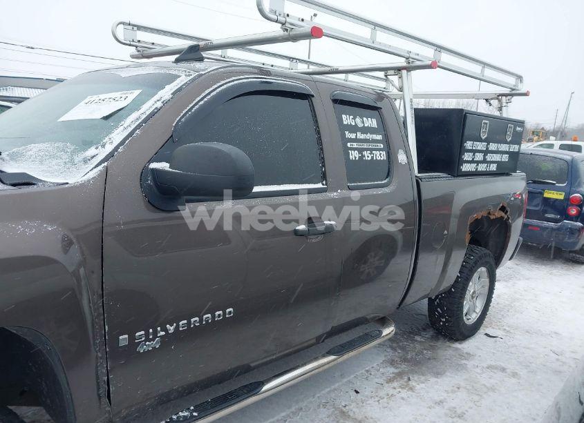 Photo 14 of 2007 Chevrolet Silverado 1500 LT1 (VIN 1GCEK19047Z648326)