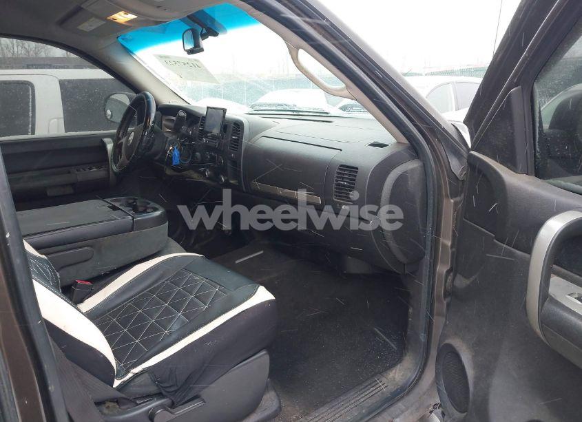 Photo 5 of 2007 Chevrolet Silverado 1500 LT1 (VIN 1GCEK19047Z648326)