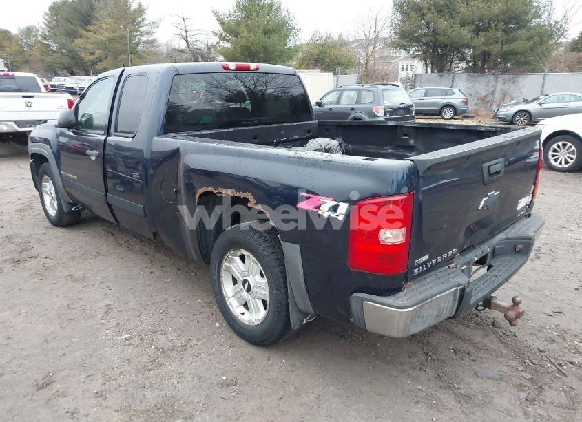 Photo 3 of 2007 Chevrolet Silverado 1500 LT1 (VIN 1GCEK19067Z521724)