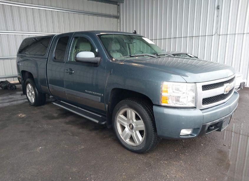 2007 Chevrolet Silverado 1500 LTZ (VIN 1GCEK19067Z617210) main photo