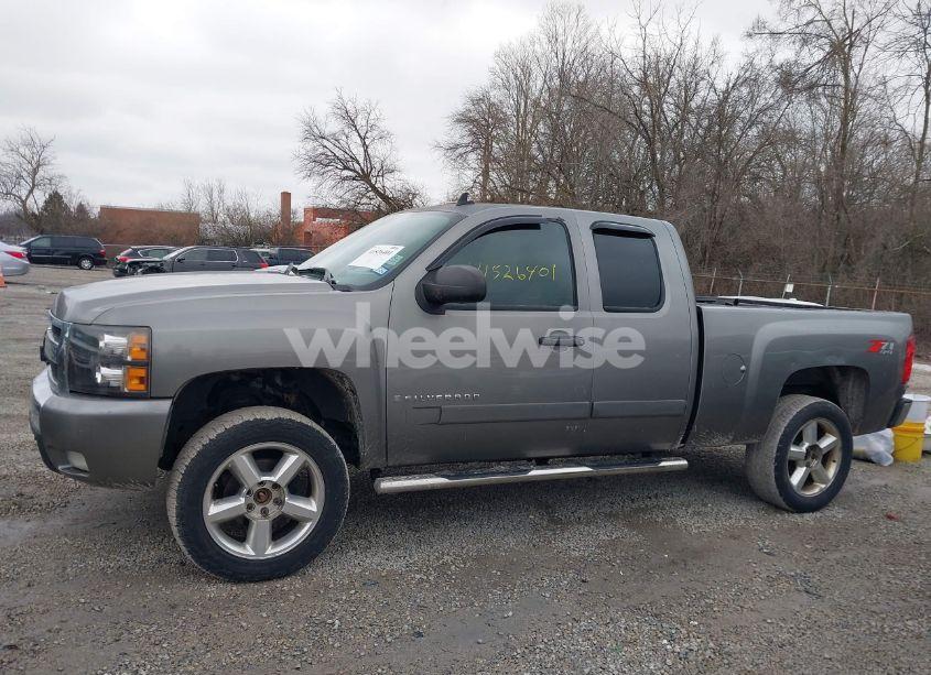 Photo 14 of 2007 Chevrolet Silverado 1500 LT1 (VIN 1GCEK19077Z500980)