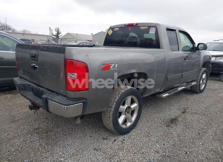 Photo 4 of 2007 Chevrolet Silverado 1500 LT1 (VIN 1GCEK19077Z500980)