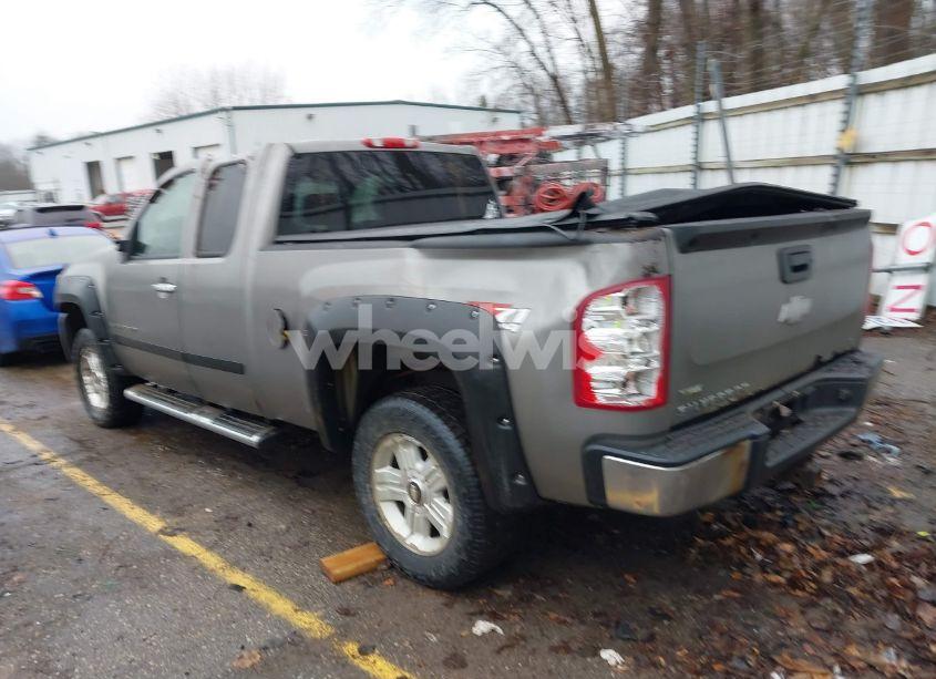 Photo 3 of 2007 Chevrolet Silverado 1500 LT2 (VIN 1GCEK190X7Z599455)
