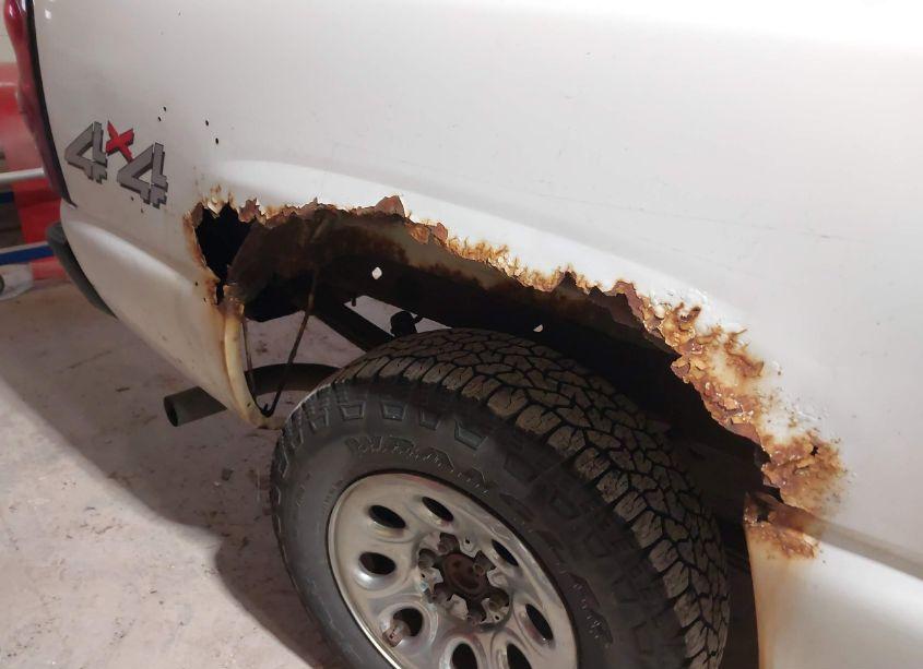 Photo 19 of 2005 Chevrolet Silverado 1500 (VIN 1GCEK19B05E105707)