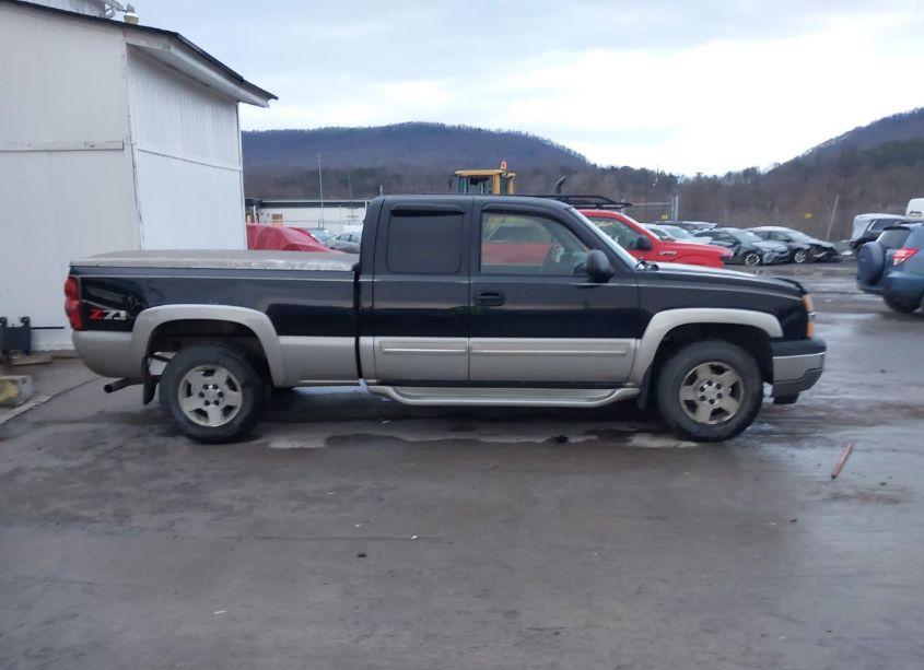 Photo 13 of 2005 Chevrolet Silverado K1500 (VIN 1GCEK19B05Z327396)