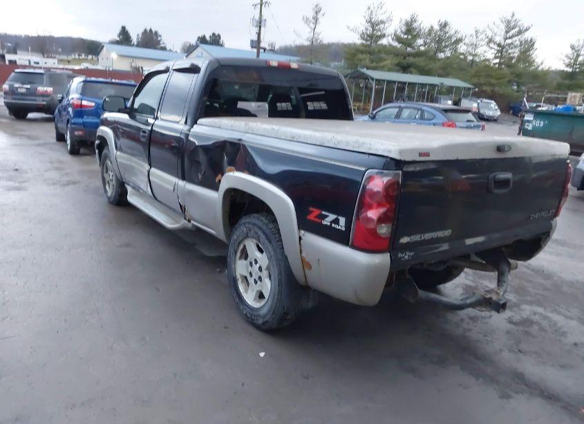 Photo 3 of 2005 Chevrolet Silverado K1500 (VIN 1GCEK19B05Z327396)
