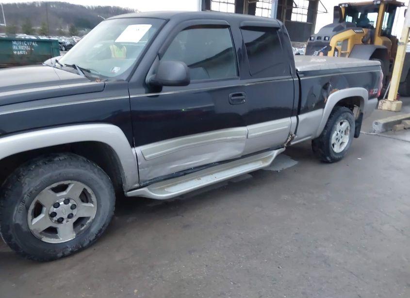 Photo 6 of 2005 Chevrolet Silverado K1500 (VIN 1GCEK19B05Z327396)