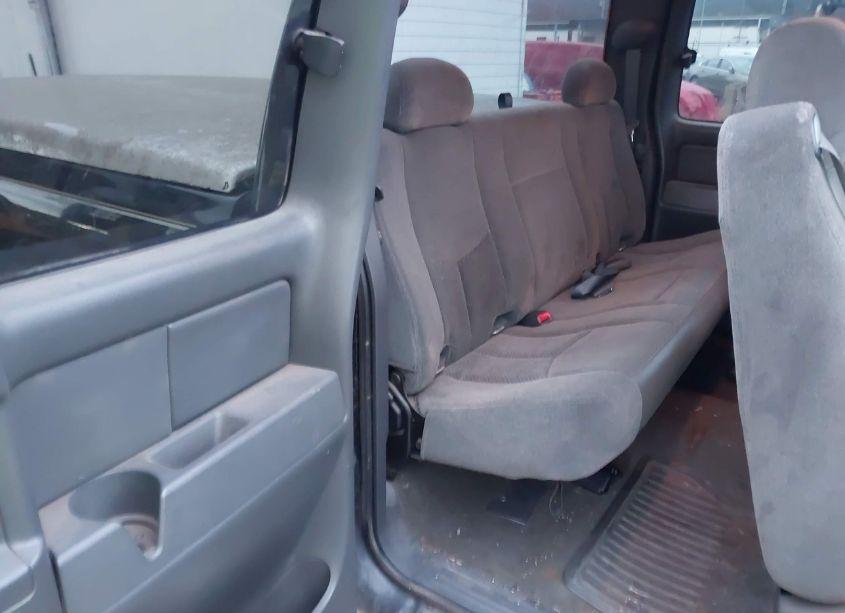 Photo 8 of 2005 Chevrolet Silverado K1500 (VIN 1GCEK19B05Z327396)