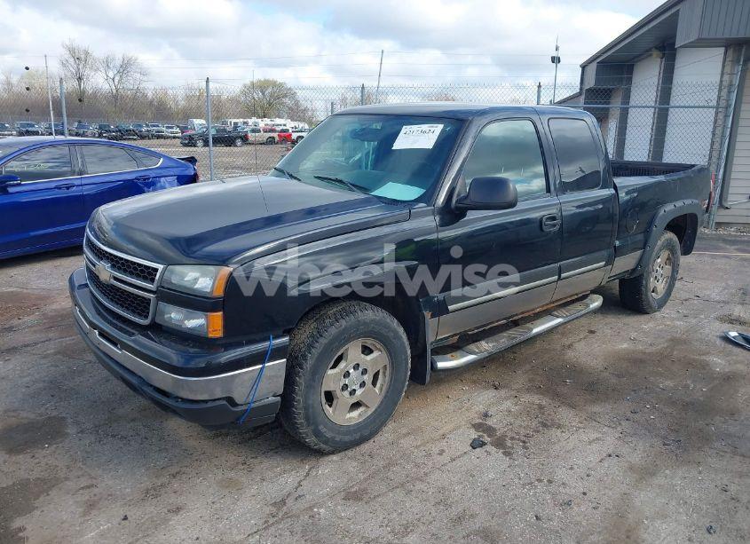 Photo 2 of 2006 Chevrolet Silverado 1500 LT2 (VIN 1GCEK19B46Z190562)