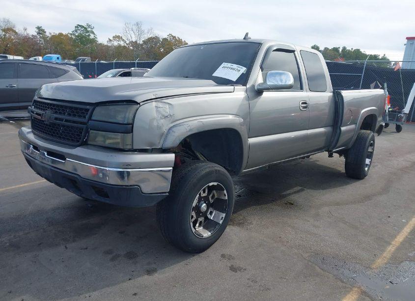 Photo 2 of 2006 Chevrolet Silverado 1500 LT1 (VIN 1GCEK19B46Z290564)