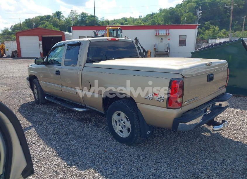 Photo 3 of 2005 Chevrolet Silverado 1500 LT (VIN 1GCEK19B55E162940)
