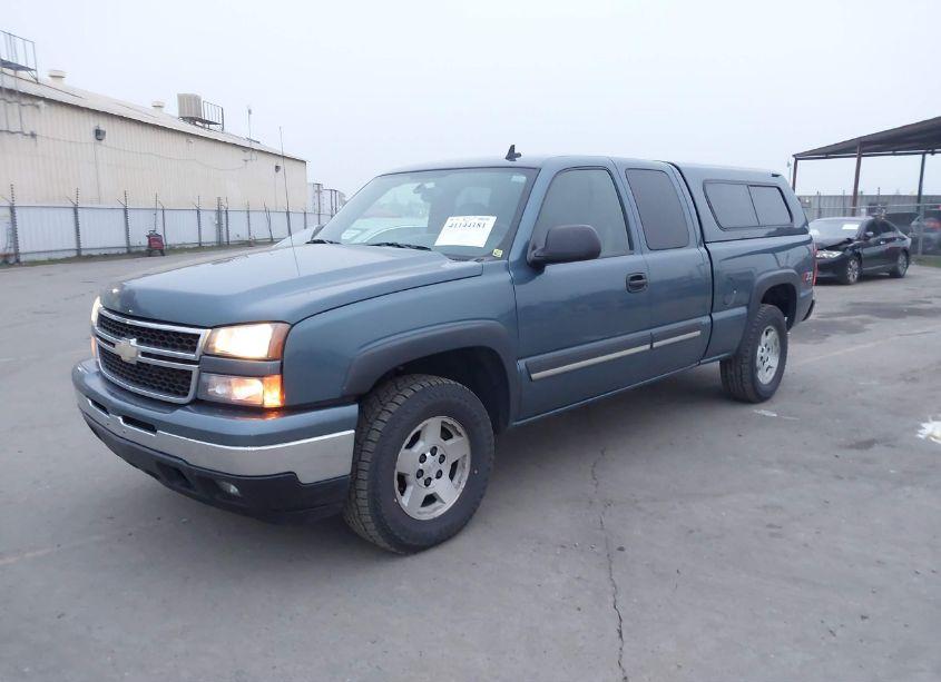 Photo 2 of 2006 Chevrolet Silverado 1500 LT2 (VIN 1GCEK19B66E109391)
