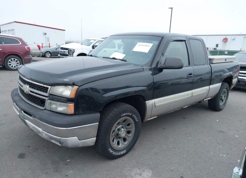 Photo 2 of 2006 Chevrolet Silverado 1500 LT1 (VIN 1GCEK19B66Z118200)