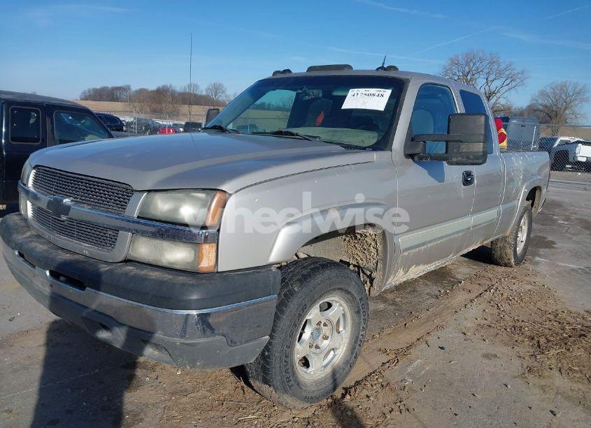 Photo 2 of 2005 Chevrolet Silverado 1500 Z71 (VIN 1GCEK19B75E145945)