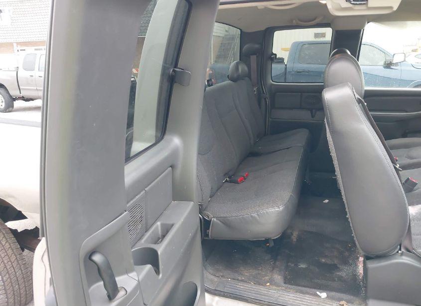 Photo 8 of 2005 Chevrolet Silverado 1500 (VIN 1GCEK19B85E254902)