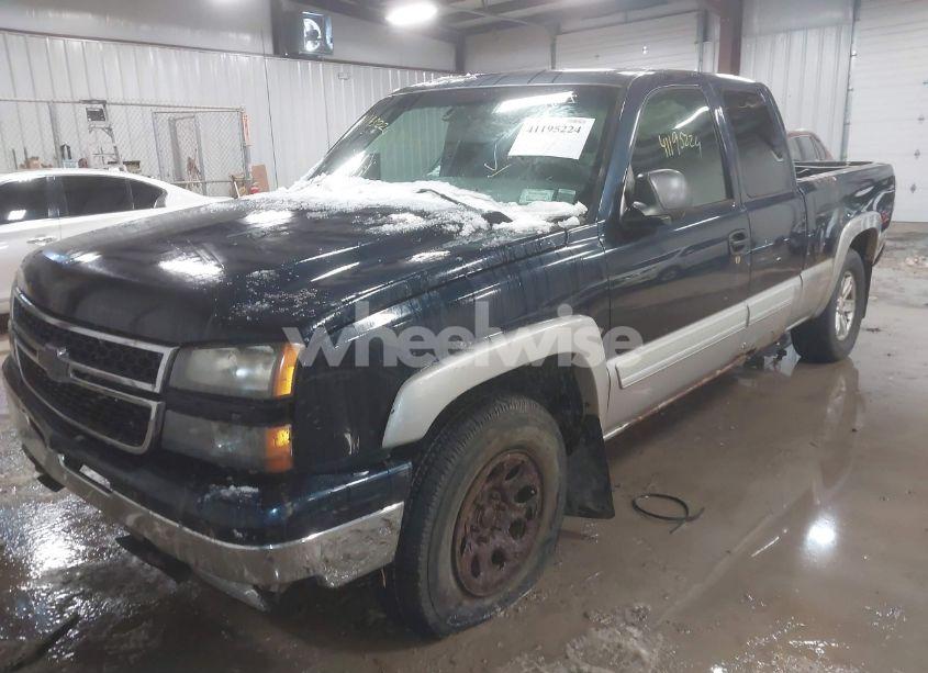 Photo 2 of 2006 Chevrolet Silverado 1500 LT1 (VIN 1GCEK19B86Z115850)