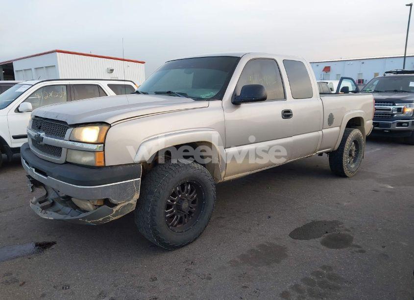 Photo 2 of 2005 Chevrolet Silverado 1500 Z71 (VIN 1GCEK19B95E213890)
