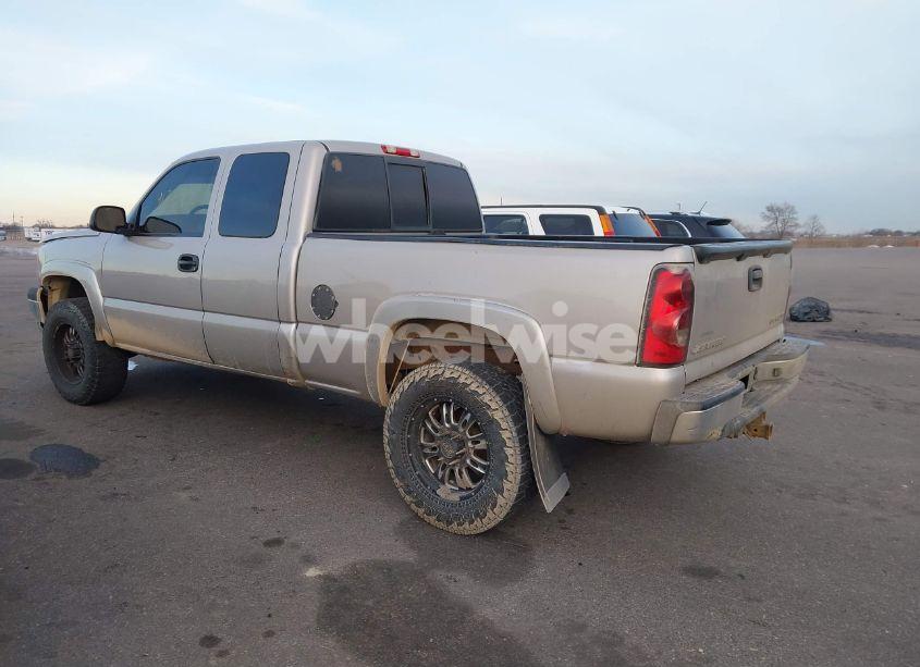 Photo 3 of 2005 Chevrolet Silverado 1500 Z71 (VIN 1GCEK19B95E213890)