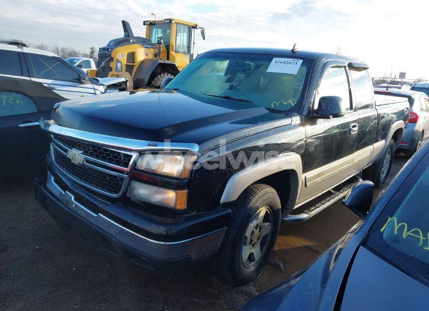 Photo 2 of 2006 Chevrolet Silverado 1500 LT3 (VIN 1GCEK19BX6Z254944)