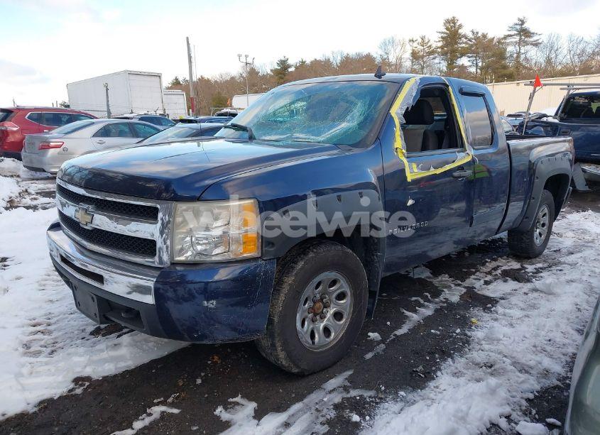 Photo 2 of 2009 Chevrolet Silverado 1500 LS (VIN 1GCEK19C19Z268843)